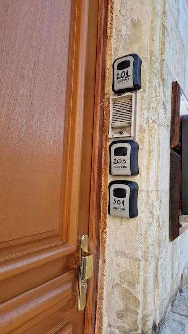 Appartement Hypercentre 301 +Wifi+Independant+ Cuisine Toilette Salle De Bain Privative 발랑시엔 외부 사진